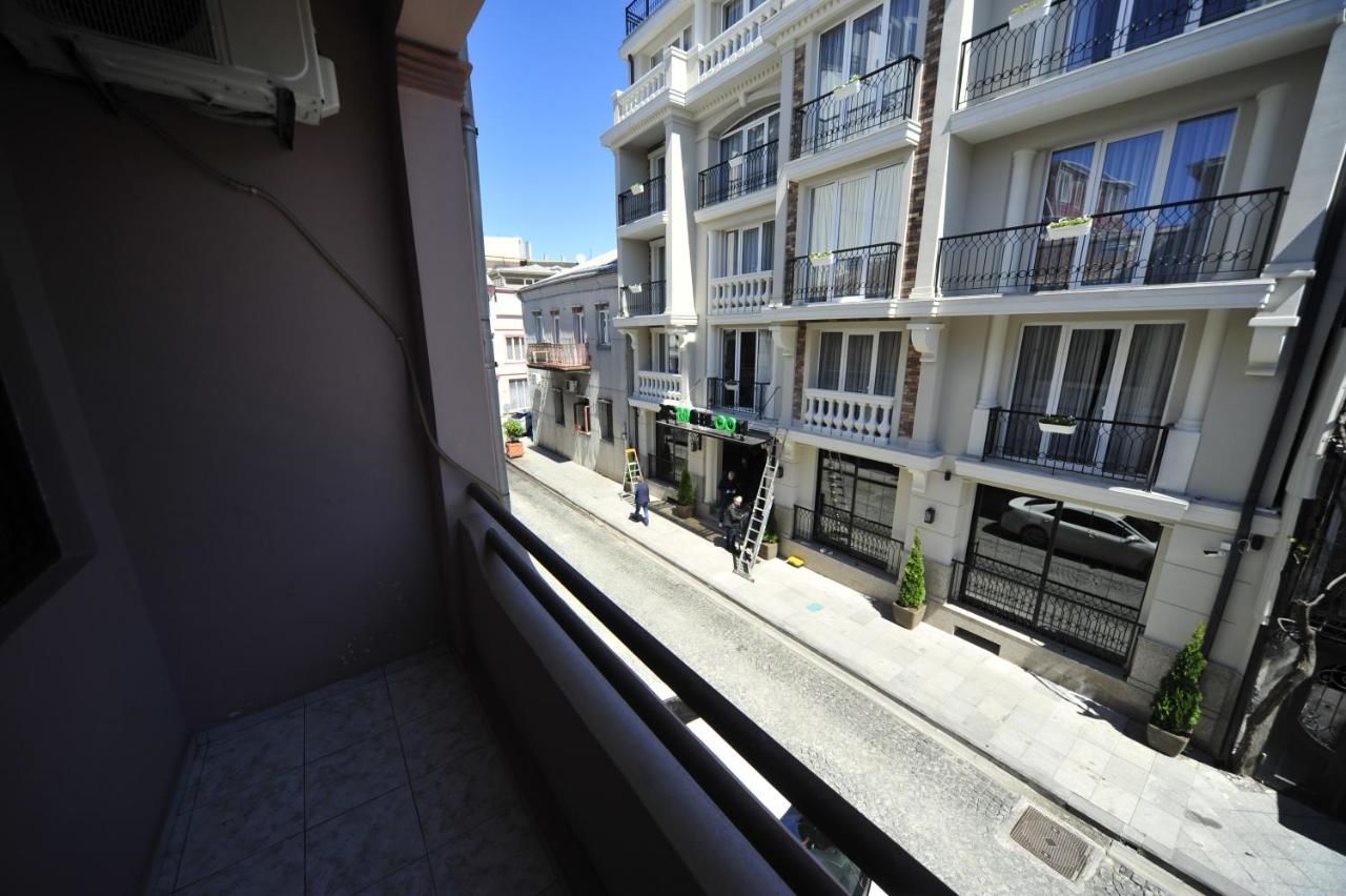 Гостевой дом Globus Hostel and Guest House Batumi Батуми-12
