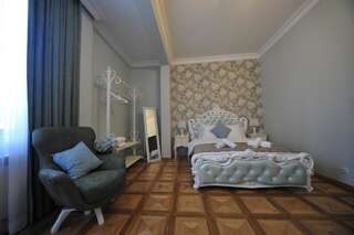 Гостевой дом Globus Hostel and Guest House Batumi Батуми Двухместный номер Делюкс с 1 кроватью и душем-4