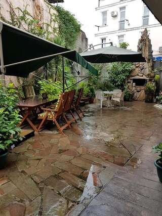 Гостевой дом Globus Hostel and Guest House Batumi Батуми Номер Делюкс (для 2 взрослых и 1 ребенка)-2