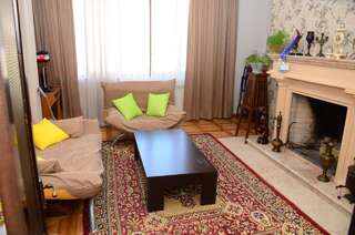 Гостевой дом Globus Hostel and Guest House Batumi Батуми Номер Делюкс (для 2 взрослых и 1 ребенка)-5